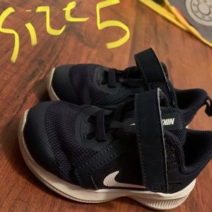 Nike toddler tennis shoes